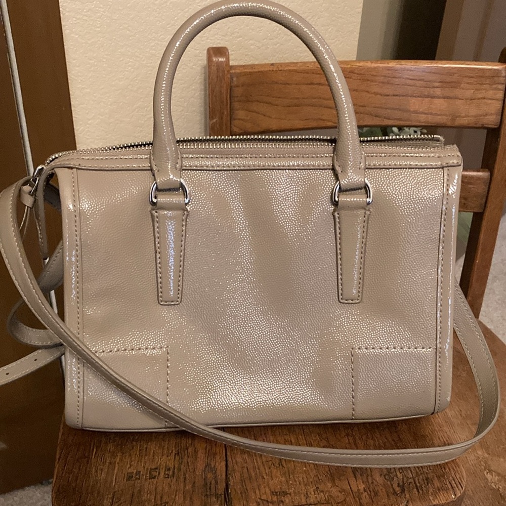 Tory Burch Beige Patent Leather Crossbody Satchel - Picture 2 of 6